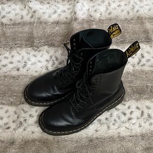 LIKE NEW Dr. Martens Airwair Combat Boots